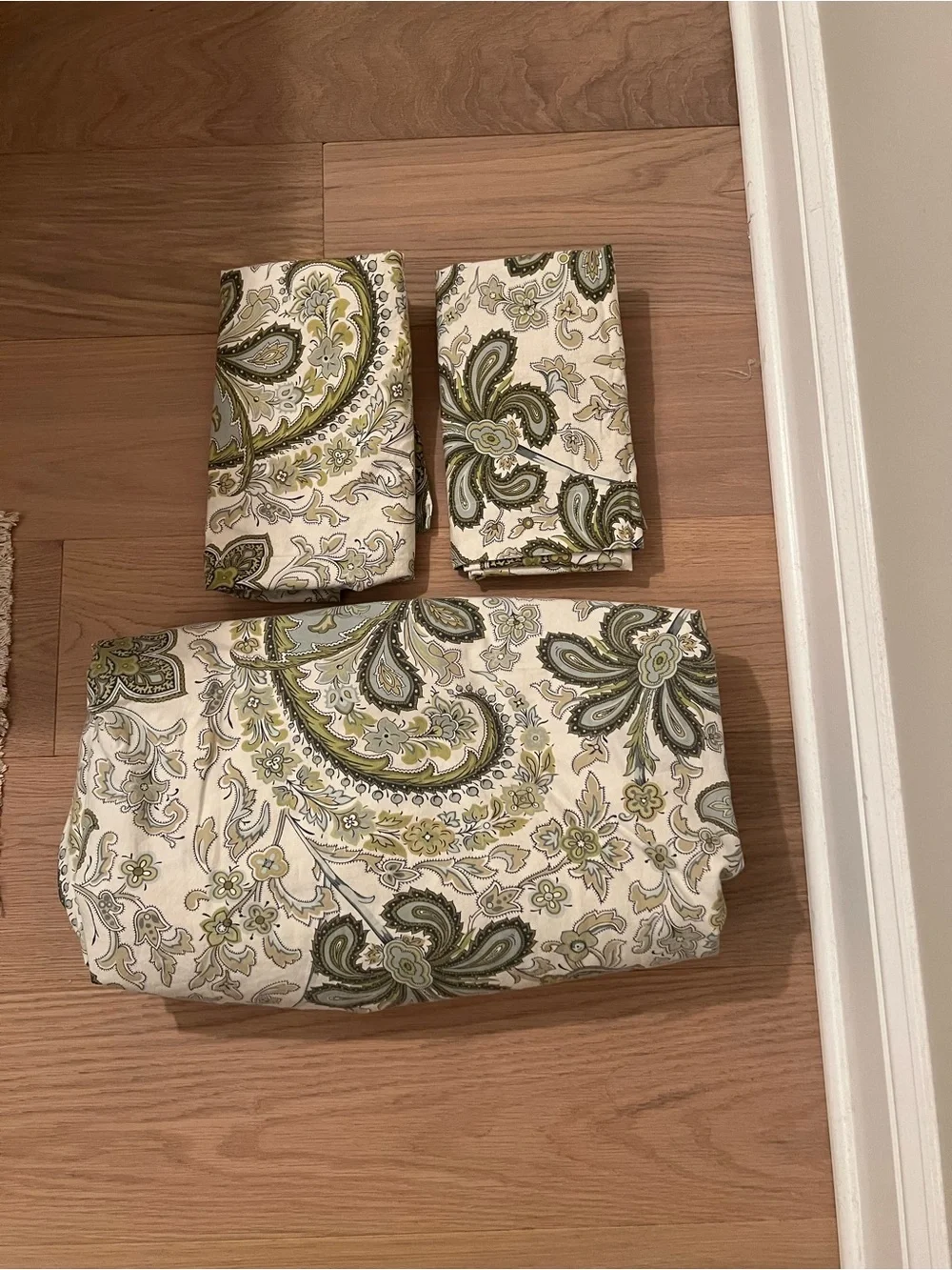 Pottery Barn Charlie Paisley king Duvet Cover set & 2 king shams cottage core